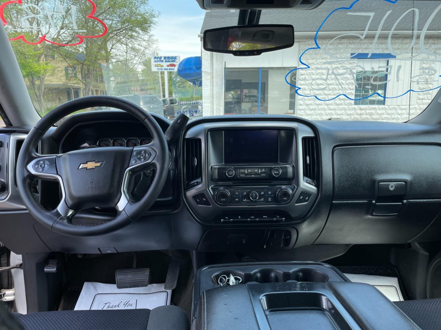 2015 silver /black Chevrolet Silverado 1500 LT Crew Cab 4WD (3GCUKREC5FG) with an 5.3L V8 OHV 16V engine, 6-Speed Automatic transmission, located at 101 N. Main Street, Muncy, PA, 17756, (570) 546-5462, 41.207691, -76.785942 - Photo#4